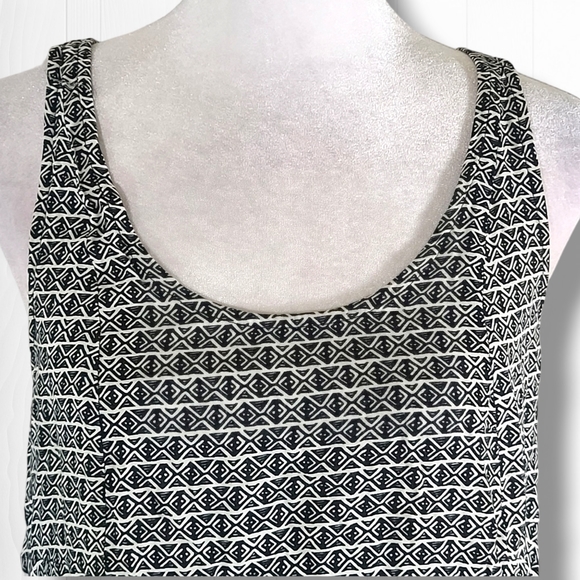 H&M Women's Black & White Geometric Pattern Sleeveless Sheath Mini Dress Size 6 - Picture 2 of 10